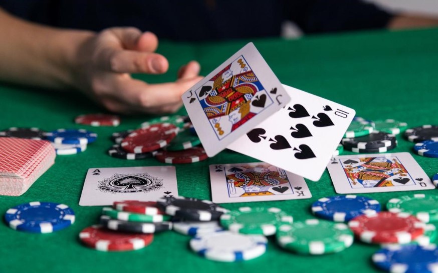 Chia sẻ kinh nghiệm chơi poker từ các cao thủ tại cwin